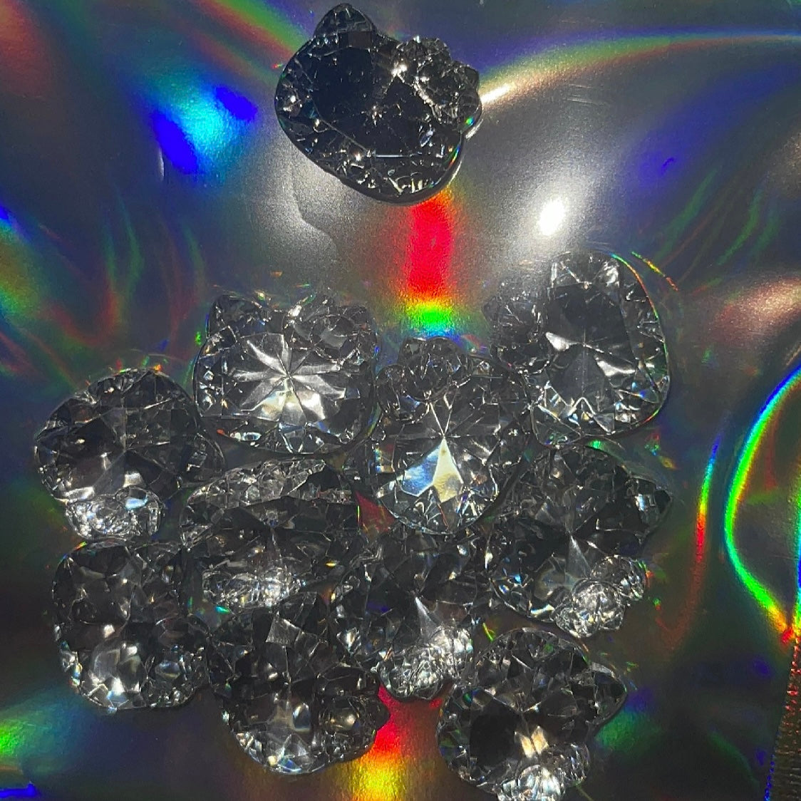 𝐇𝐊 𝐂𝐇𝐀𝐑𝐌𝐒